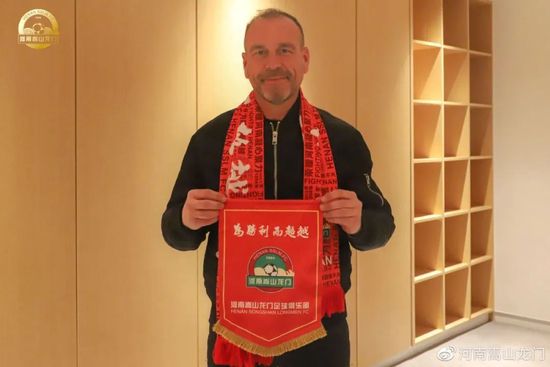 再加上此前那不勒斯在欧冠小组赛客场2-4负于皇马、意甲联赛主场0-3负于国米，那不勒斯已经遭遇了三连败。